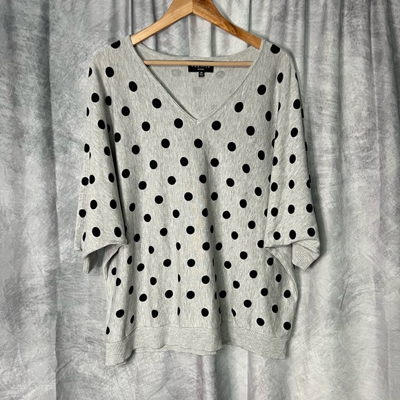 Premise Women Gray V-neck Dolman Sleeve Sweater with Black Plolka-Dots - sz 2X - Picture 1 of 10